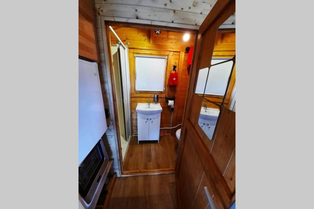 Autarkes Tiny House Mit Rheinblick Apartment Rumikon